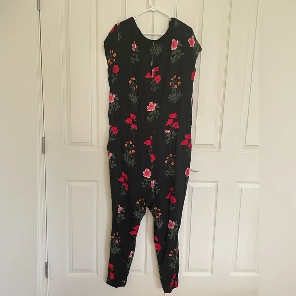 H&M poppy floral jumpsuit - Picture 6 of 6